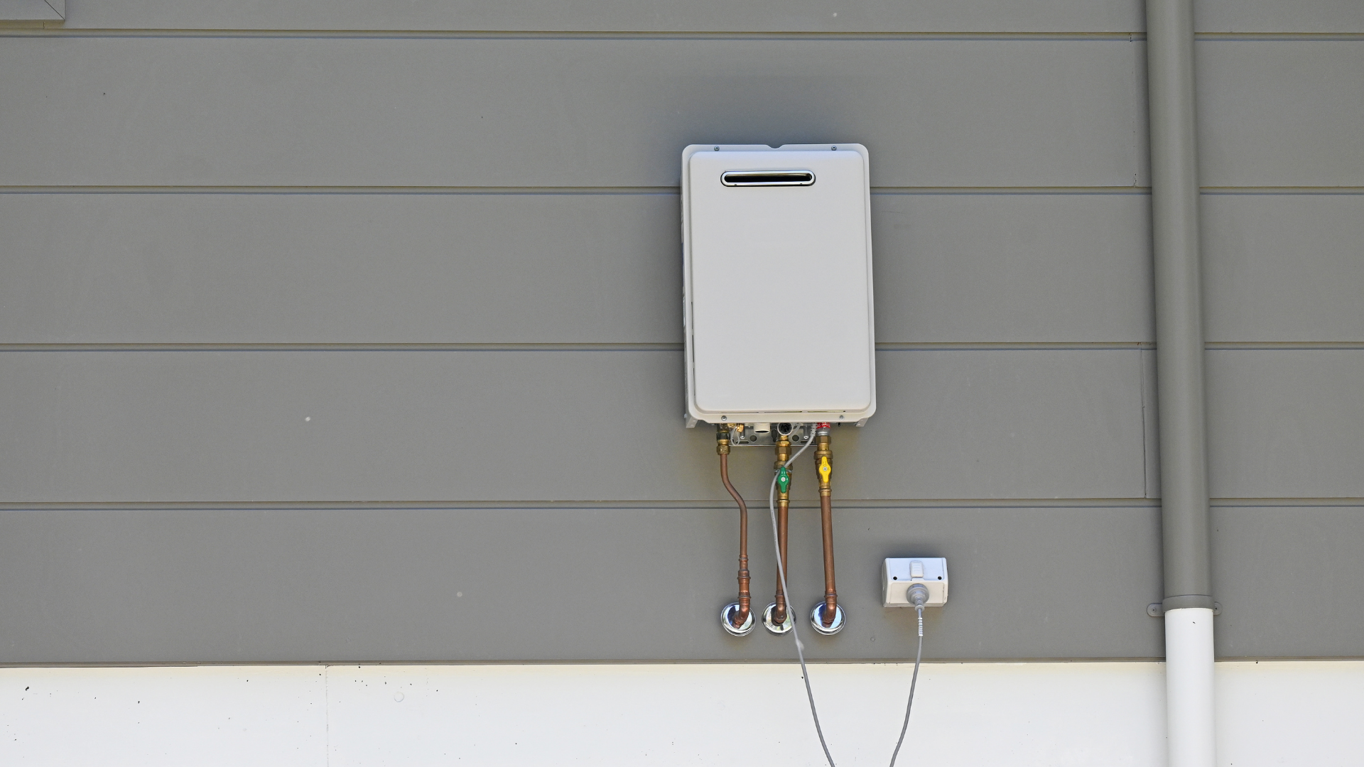 Continuous flow gas changeover